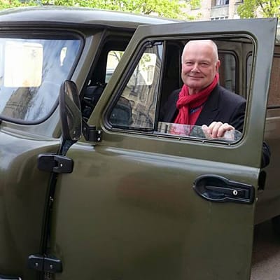 Toimittaja Arvo Tuominen kiertää Karjalankannaksen. yle tv1