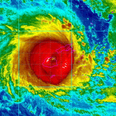 Den tropiska cyklonen Winston har klassats som en kategori-5 cyklon. Winston väntas nå huvudön Vitu Levu i kväll finsk tid Bild: EPA/NOAA/HANDOUT