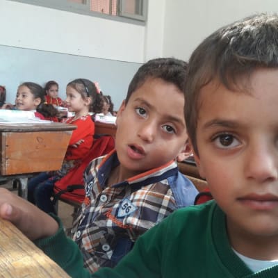 Barn i en skola i Haas, Idlib.
