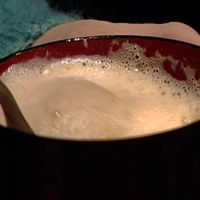 Kräftcappucino med kräftvårrulle