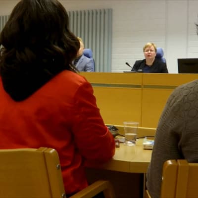 Bild från rättegången i Uleåborg.