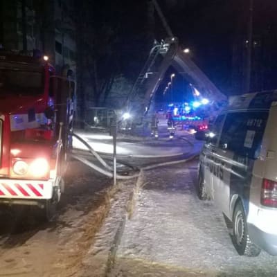 Anlagd brand i sjuvåningshus i Riihimäki