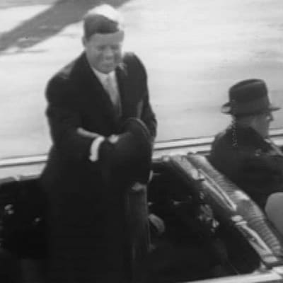 John F. Kennedy avoautossa virkaanastujaispäivänä 20.1.1961