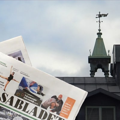 Hbl:s torn i bakgrunden och ÖT samt Vasabladet i förgrunden.