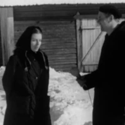Sisar Irmeliä haastateltiin Ylen TV2:n 1965 esittämässä ohjelmassa Luostari lumen keskellä