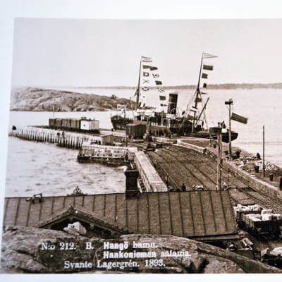 Bild från Hangö hamn. Året är 1893.