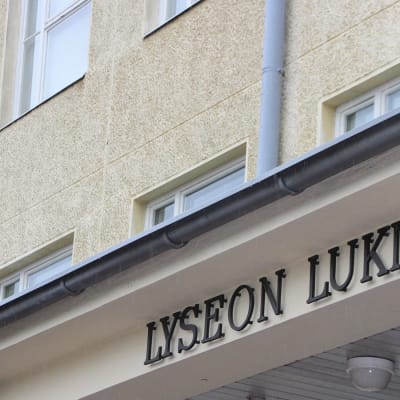 Joensuun lyseon lukio.