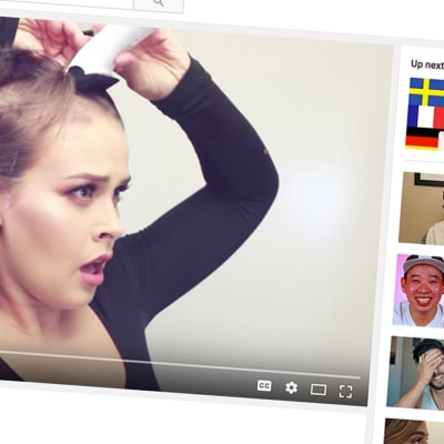 Skärmdump av Sara Forsberg som rakarsitt huvud i en Youtube-video.