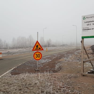 Lampelankatua rakennetaan Rovaniemellä.