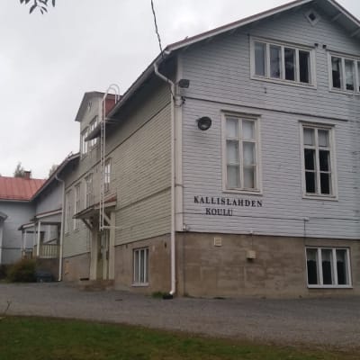 Kallislahden kyläkoulu Savonlinnassa.