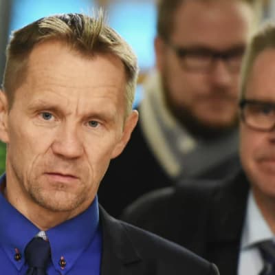 Mika Niikko har hemlihgållitt sitt ägand ei ett företag med kopplingar till Kina skriver Suomen Kuvalehti. 
