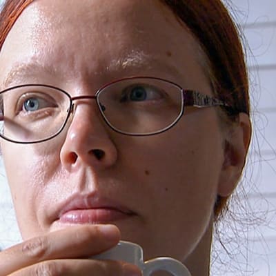 Paula Sankelo kasvokuvassa.