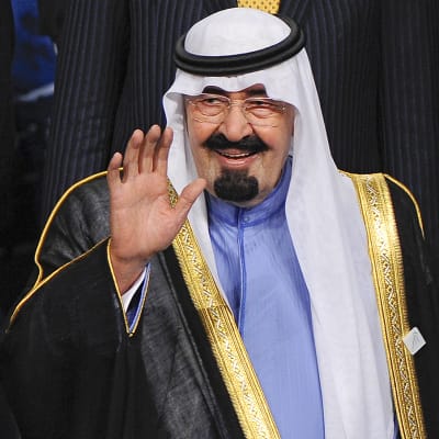 Saudi-Arabian kuningas Abdullah on nostanut oikean kätensä tervehdykseen.