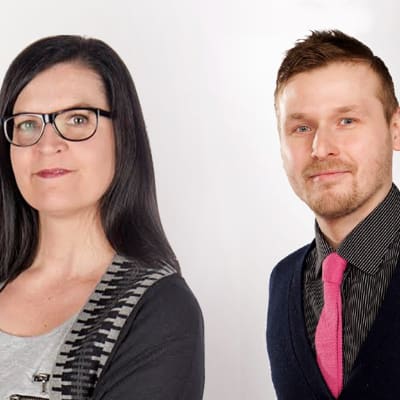 Micaela Röman och Alex Fager gör tillsammans den Finlandsvenska mediepodden