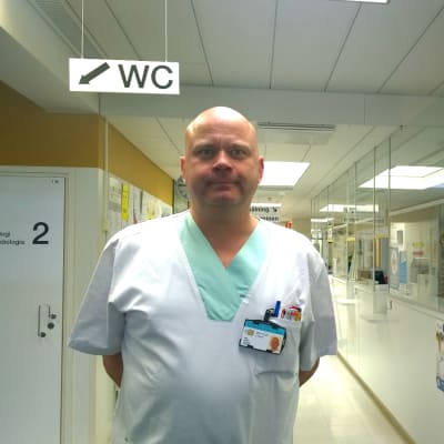 Infektionsläkare Andreas Jacks vid Vasa centralsjukhus.