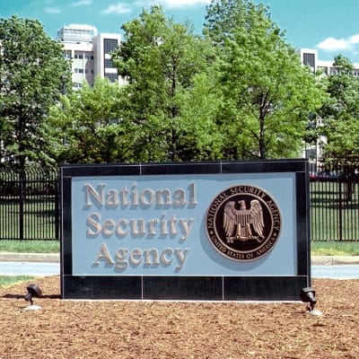 Yhdysvaltain Kansallisen turvallisuusviraston NSA:n päämaja Fort Meadessa Marylandadissa. Washington Post ja The Guardian -sanomalehdet kertoivat ensimmäisinä, että NSA:n salainen tiedusteluohjelma Prism on kerännyt miljoonien mm. Googlen, Facebookin ja Applen käyttäjien tietoja.