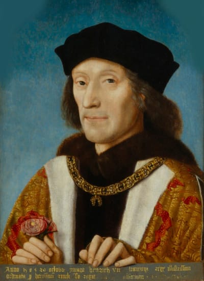 Kung Henry VII har en svart hatt och håller en Tudorros i handen på en gammal målning.  
