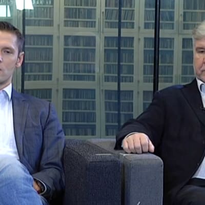 Sinuhe Wallinheimo ja Toimi Kankaanniemi Yle Keski-Suomen Nettistudiossa.