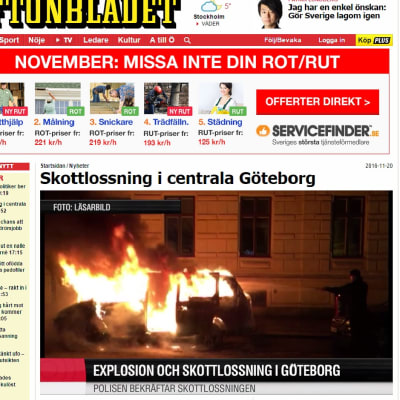 Katunäkymä, auto leikeissä.
