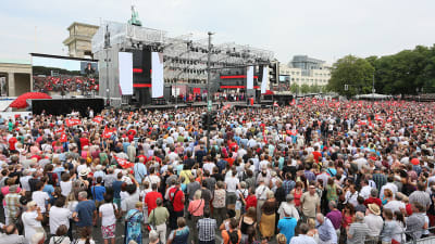 Socialdemokratisk fest vid Brandenburger Tor i Berlin
