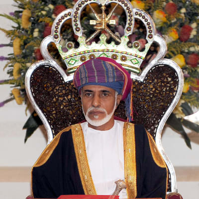 Omanin sulttaani Qaboos bin Said Al-Said maan neuvoa-antavan neuvoston vuosittaisen istunnon avajaisissa.