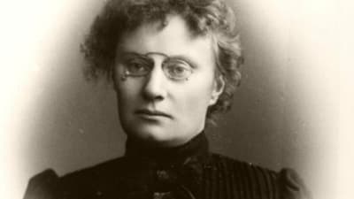 Alma Söderhjelm var historiker och Finlands första kvinnliga professor.