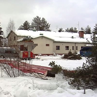 Rovaniemen työväentalo häviää Rovaniemen katukuvasta.