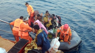 Invånare på mindre, närbelägna öar evakuerades till Lombok efter skalvet