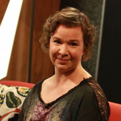 Rosa Meriläinen är aktuell med en ny roman.