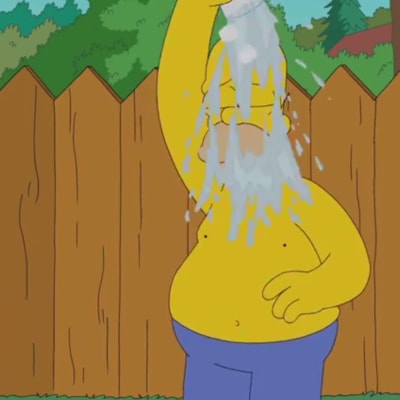 Homer Simpson deltog i Ice Bucket Challenge