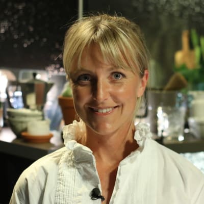 Fysioterapeuten Johanna Landsman i Efter Nios studio, poserar för foto. 