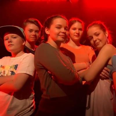 Hajbos dansgrupp gjorde koreografin till musikvideon "varför bryr jag mej"