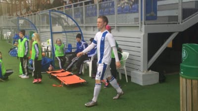 Tobias Fagerström i landslagsdressen inför matchen mot Ryssland.