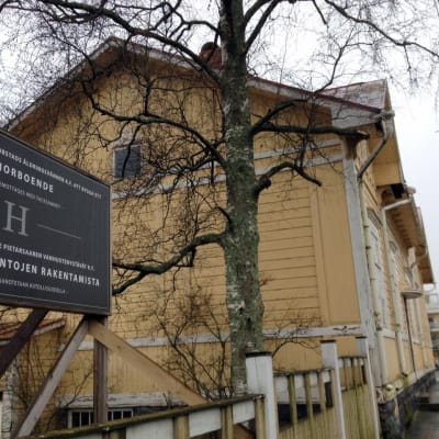 Jakobstads åldringsvänners äldreboende Hötorgscentret.