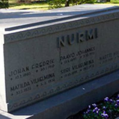 Paavo Nurmis grav i Åbo.