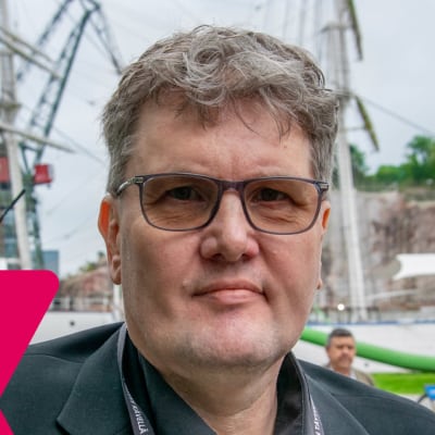 Musikredaktör Dan Eskil Jansson i Åbo hamn