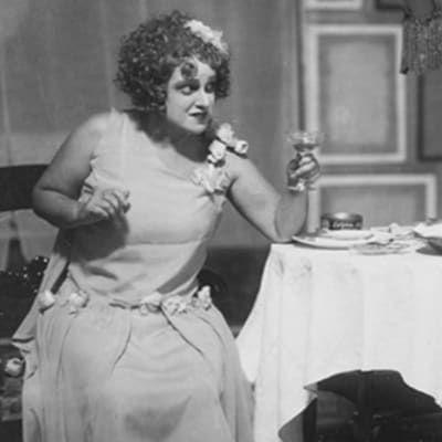 Dolly-näytelmä Viipurin Työväen Teatterissa 1920-luvun lopulla.