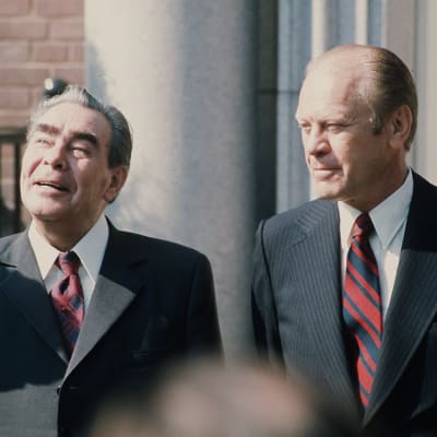 Leonid Brezjnev ja Gerald Ford vuonna 1975.