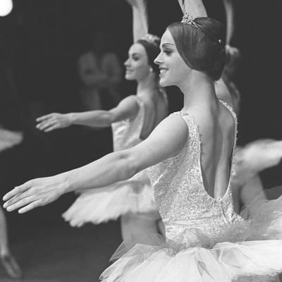 Sibelius-viikko. Kansallisoopperan baletti harjoittelee tanssia.