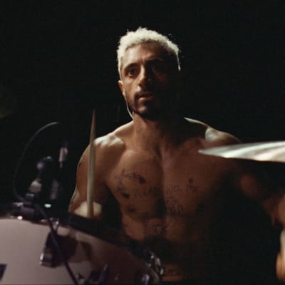 Riz Ahmed esittää kuulonsa menettävää metallirumpalia elokuvassa Sound of Metal