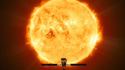 Solar Orbiter som förhoppningsvis fungerar i nio år, når sin observationsplats nära solen om ungefär två år. 