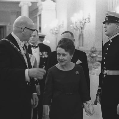 Urho Kekkonen och Sylvi Kekkonen på självständighetsmottagningen i slottet 1964.