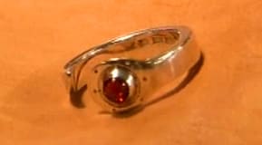 Inkas ring med granat