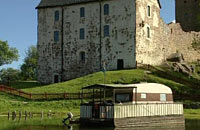 Husbåten utanför Kastelholms slott