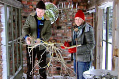 Golvinstallationen sätts ihop