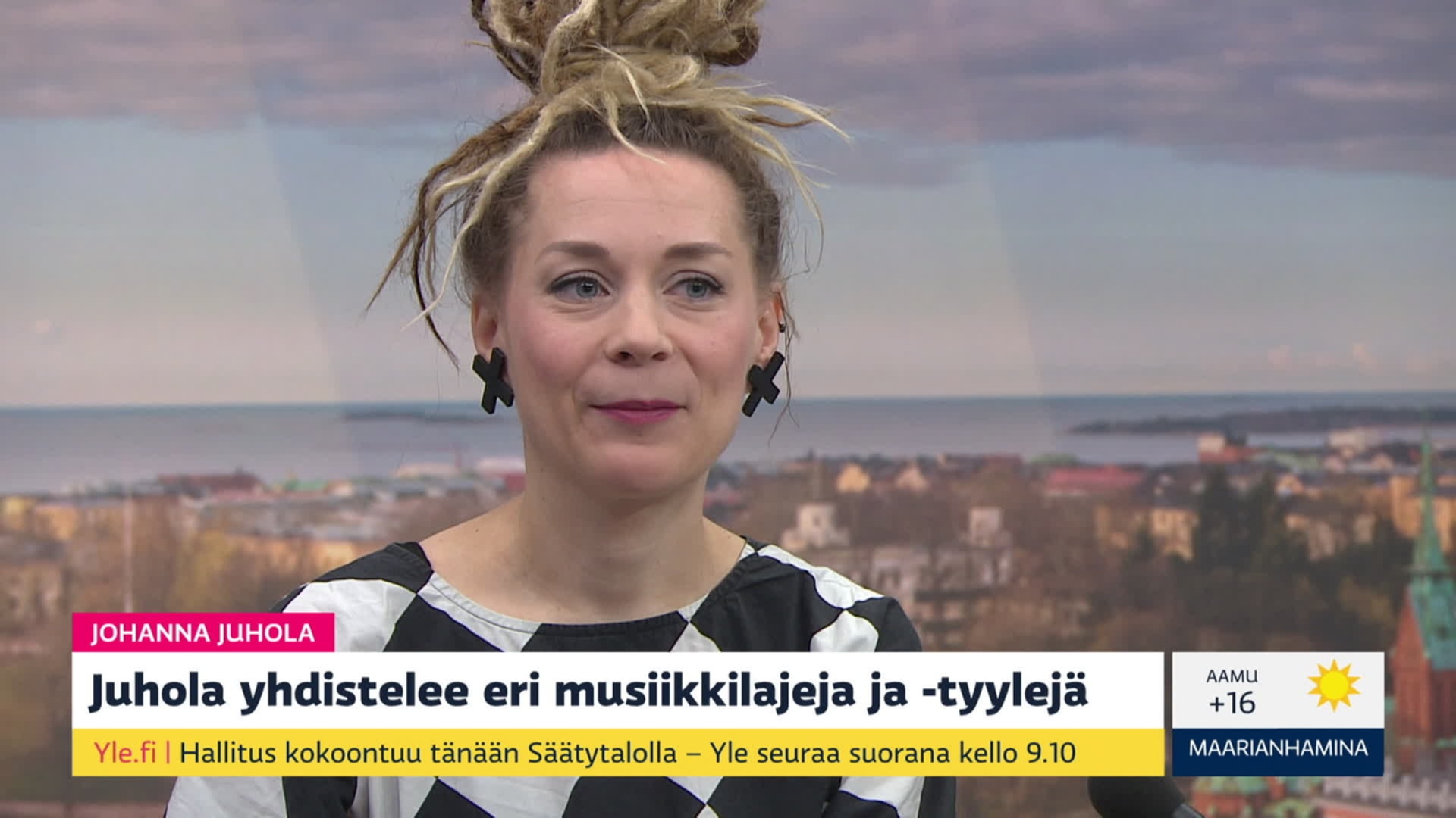 Johanna Juhola tekee musiikkia junien ja pesukoneiden kanssa | Ylen ...