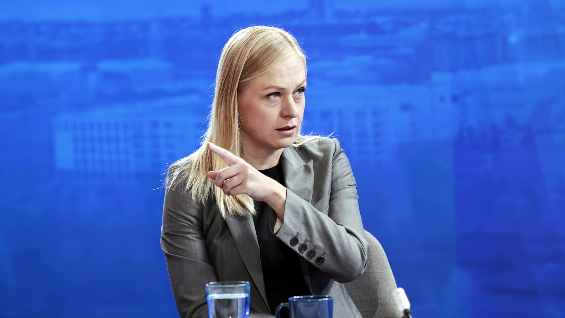 Elina Valtonen | Ykkösaamu | Yle Areena