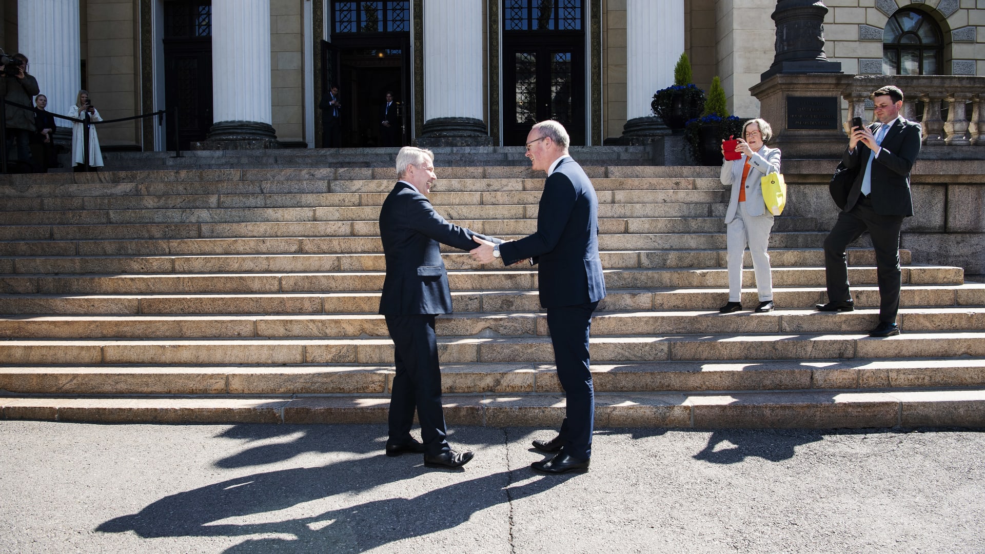 Suomen Ja Irlannin Ulkoministerit Tapaavat | Yle Uutiset Suora | Yle Areena