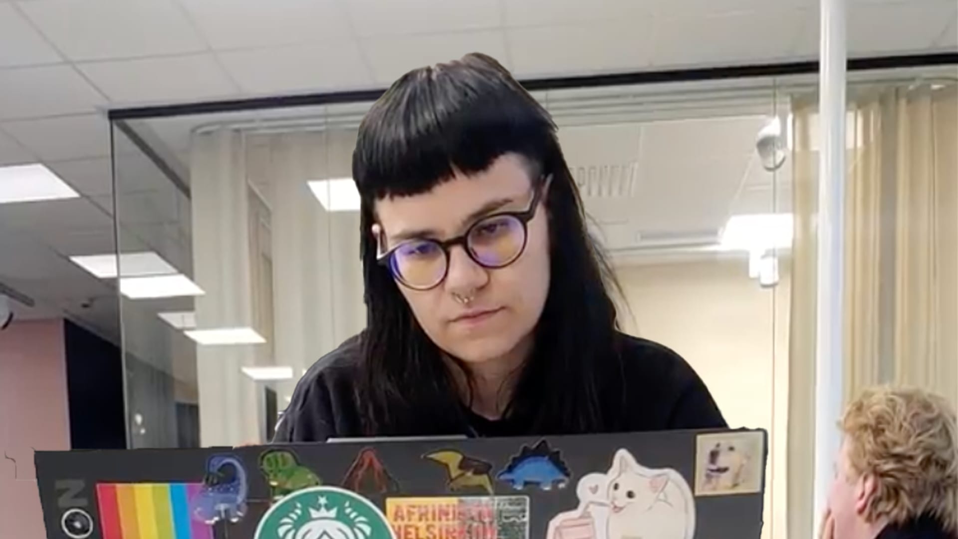 videosarja-queer-aiheista-alkaa-queerruutu-yle-areena