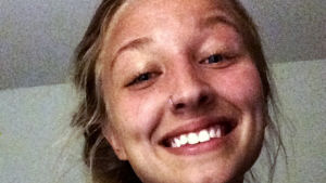 Isabel Grönroos blev lurad av sina bästa kompisar. Isabel Grönroos blev bluffad av sina kompisar som deltog i Yles serie Bluffresan.